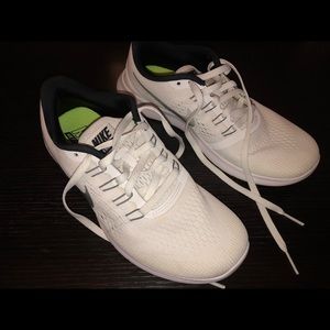 NIKE FREE RUN SNEAKERS